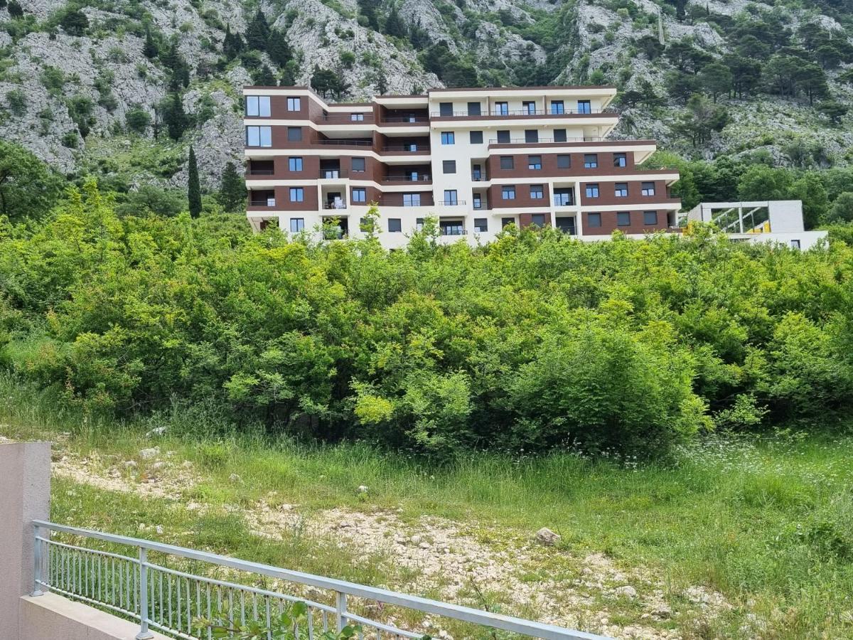 Dm Apartments Kotor Eksteriør billede